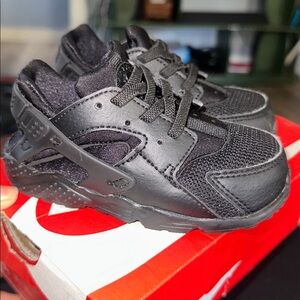 Nike Huarache Run Black Sneakers